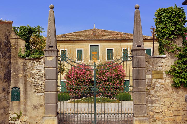 Designing Southwest Entry Gates for Your Yard